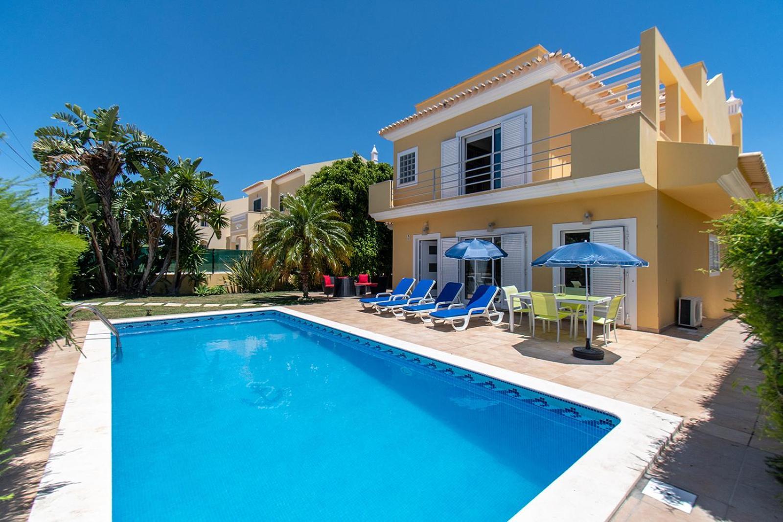 Altura Villa Exterior photo